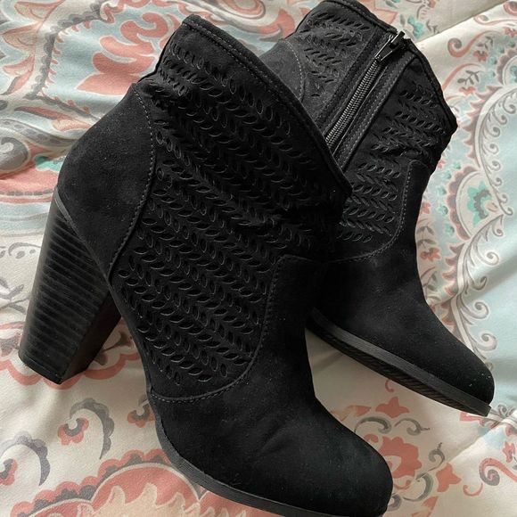 A.N.A Black High Heeled Booties-  Size 9 LIKE NEW - Picture 1 of 5